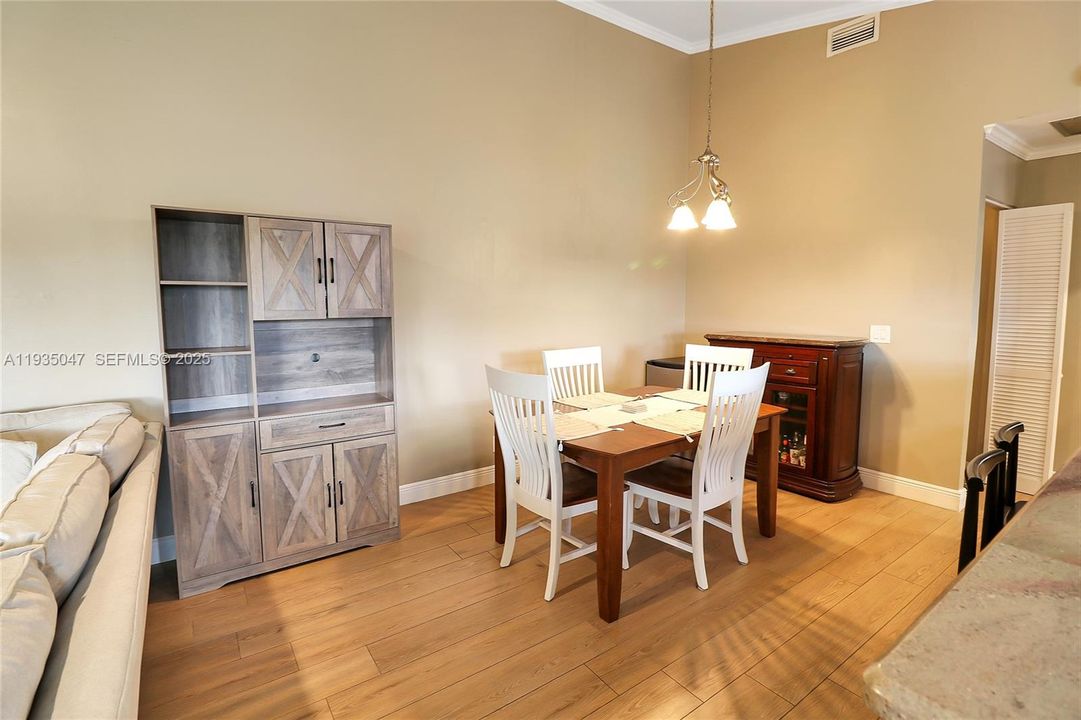 For Sale: $330,000 (2 beds, 2 baths, 1125 Square Feet)