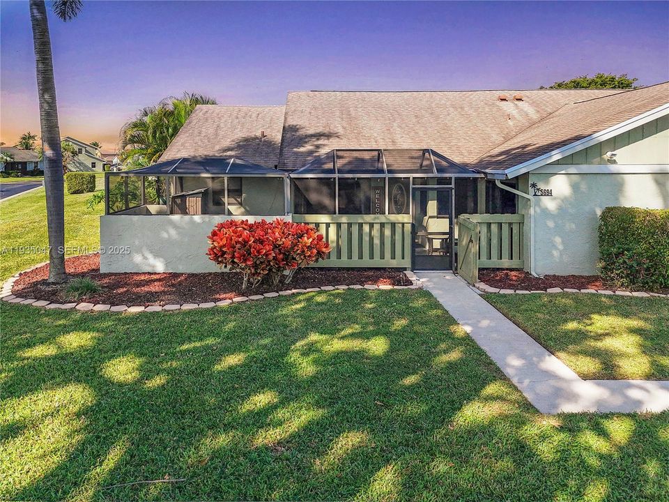 For Sale: $330,000 (2 beds, 2 baths, 1125 Square Feet)