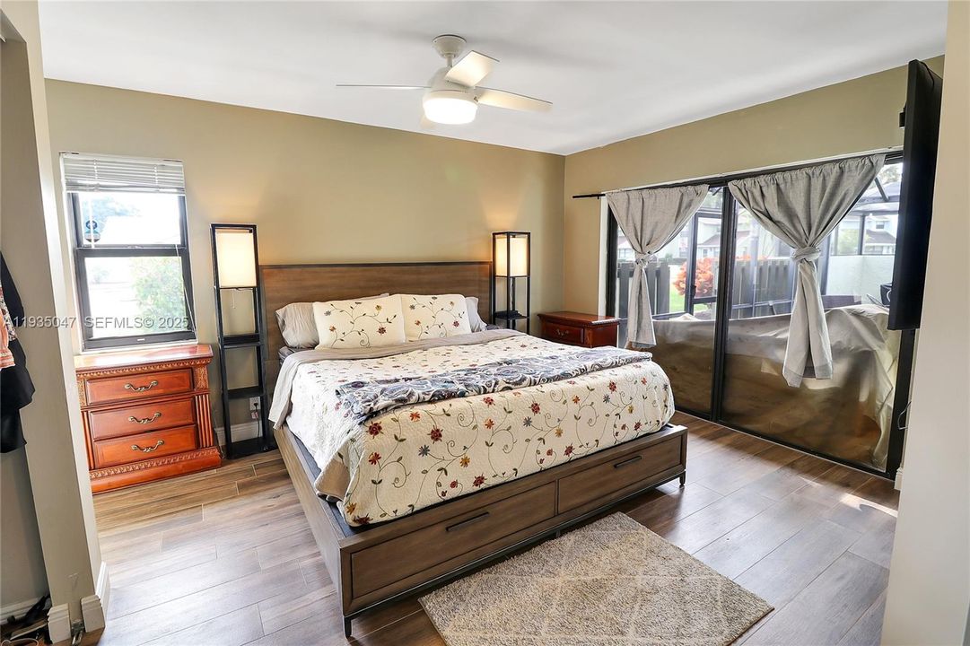 For Sale: $330,000 (2 beds, 2 baths, 1125 Square Feet)