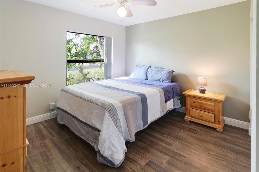 For Sale: $330,000 (2 beds, 2 baths, 1125 Square Feet)