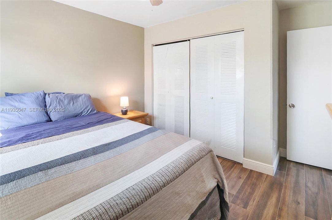 For Sale: $330,000 (2 beds, 2 baths, 1125 Square Feet)