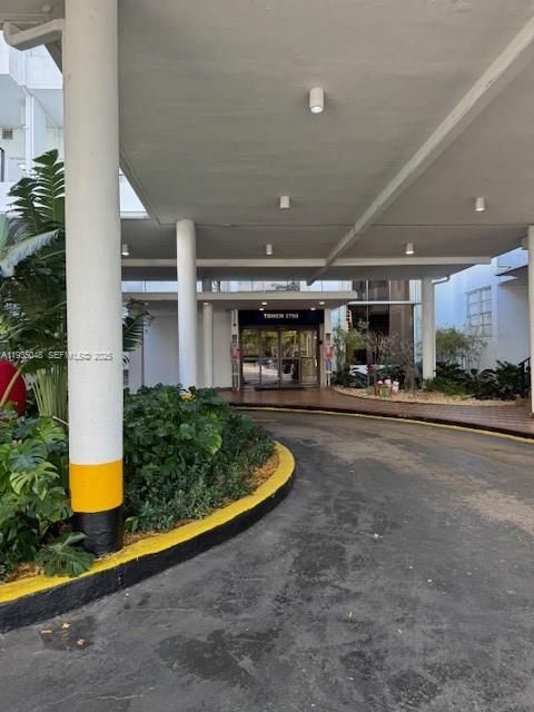 For Rent: $1,700 (1 beds, 1 baths, 775 Square Feet)