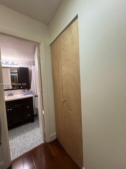 For Rent: $1,700 (1 beds, 1 baths, 775 Square Feet)