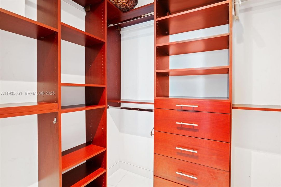 En Venta: $839,000 (3 camas, 2 baños, 1492 Pies cuadrados)