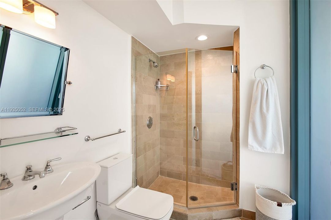 For Sale: $5,000,000 (3 beds, 3 baths, 2320 Square Feet)