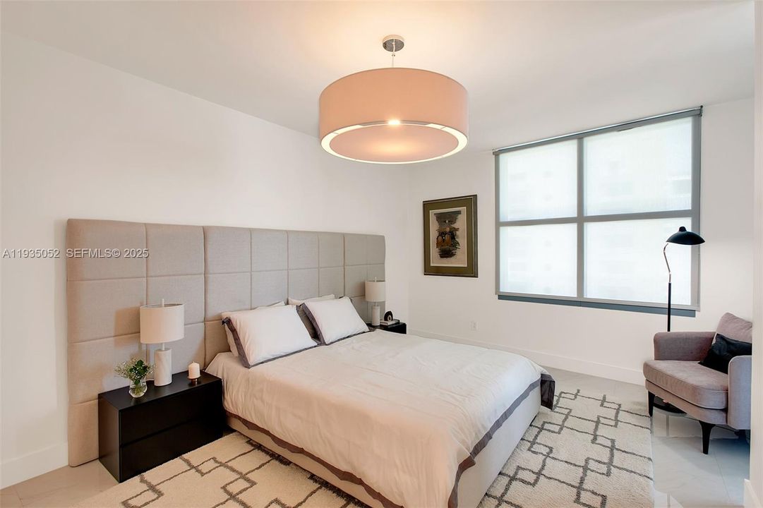 For Sale: $5,000,000 (3 beds, 3 baths, 2320 Square Feet)