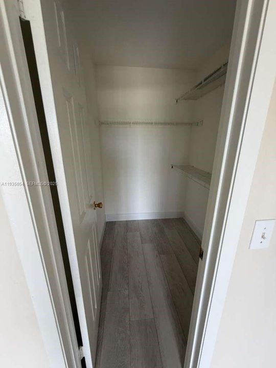 For Rent: $2,250 (1 beds, 1 baths, 636 Square Feet)