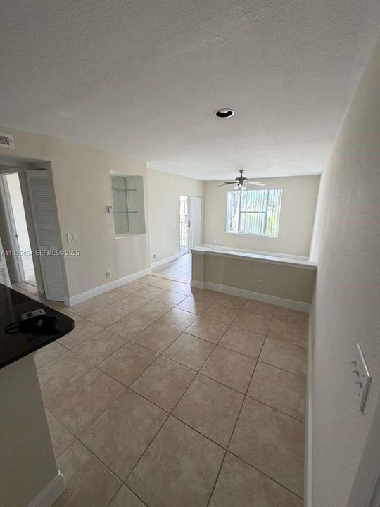 For Rent: $2,250 (1 beds, 1 baths, 636 Square Feet)