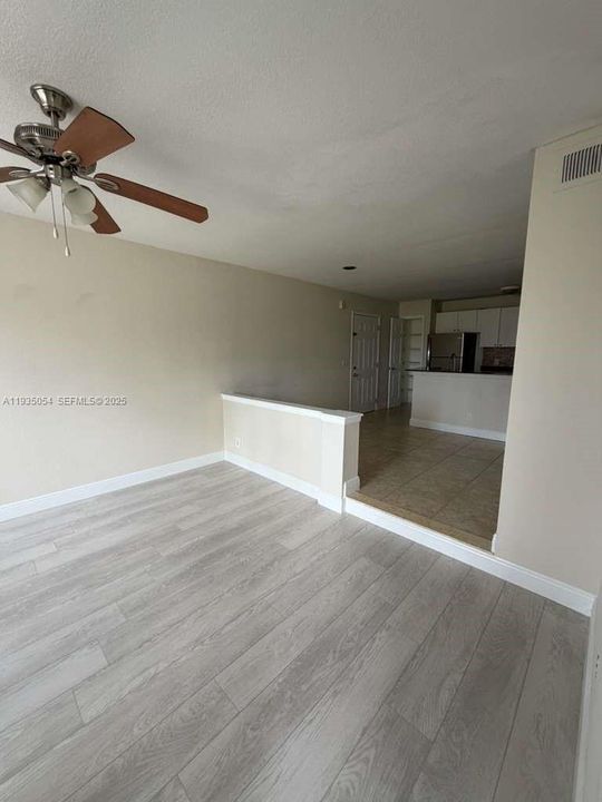 For Rent: $2,250 (1 beds, 1 baths, 636 Square Feet)