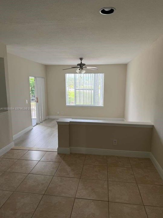 For Rent: $2,250 (1 beds, 1 baths, 636 Square Feet)