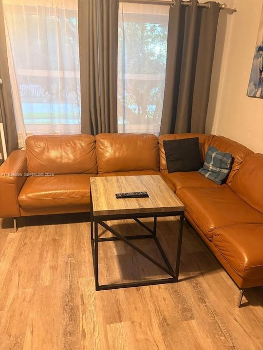 For Sale: $620,000 (3 beds, 3 baths, 1314 Square Feet)