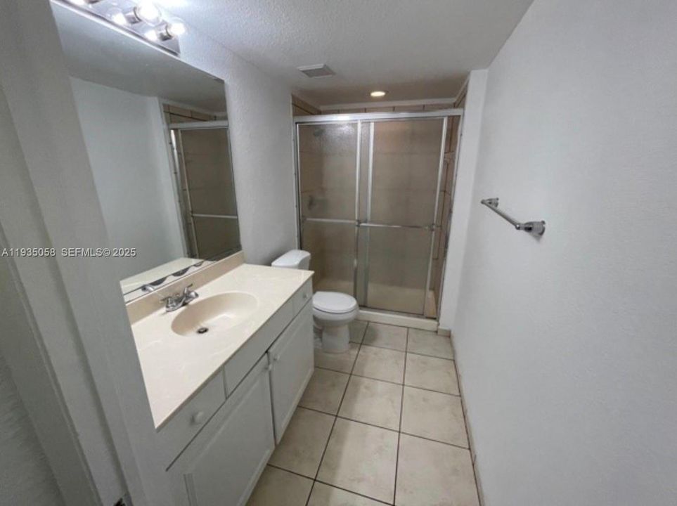 For Rent: $1,750 (2 beds, 2 baths, 837 Square Feet)