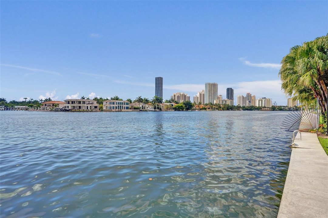 En Venta: $465,000 (2 camas, 2 baños, 1270 Pies cuadrados)