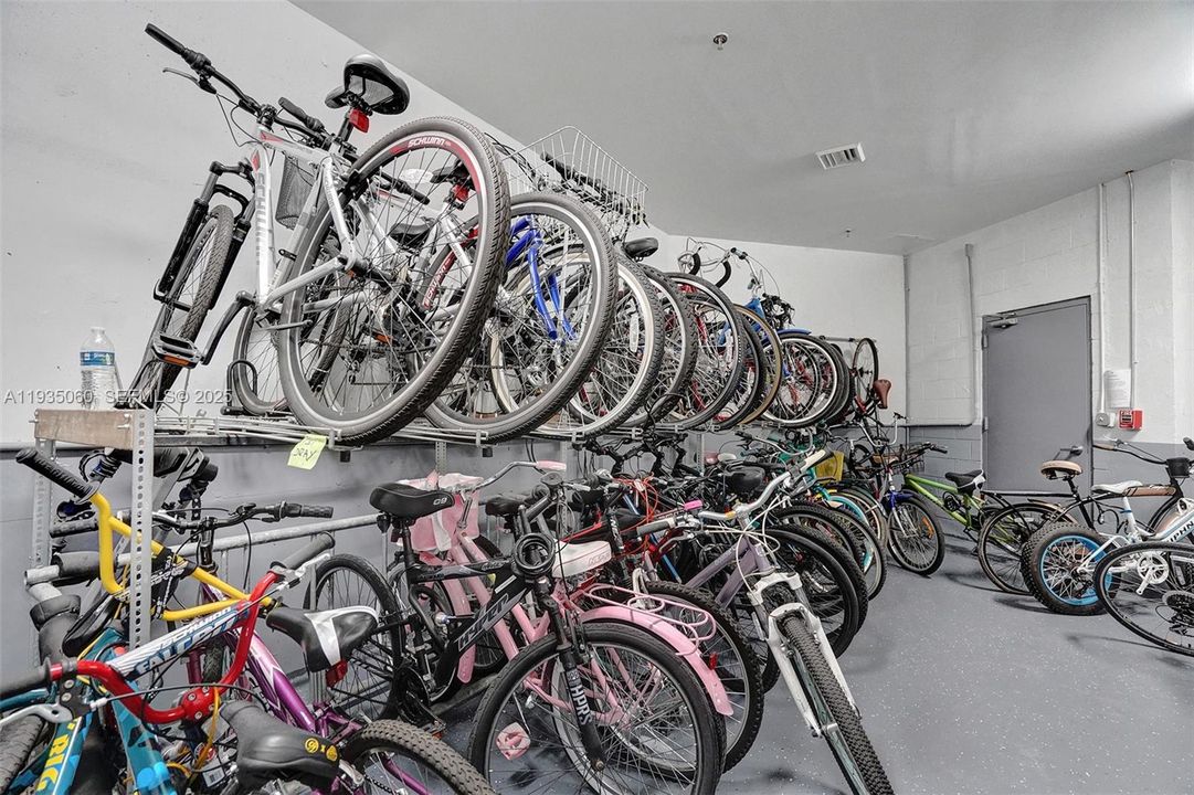 En Venta: $465,000 (2 camas, 2 baños, 1270 Pies cuadrados)