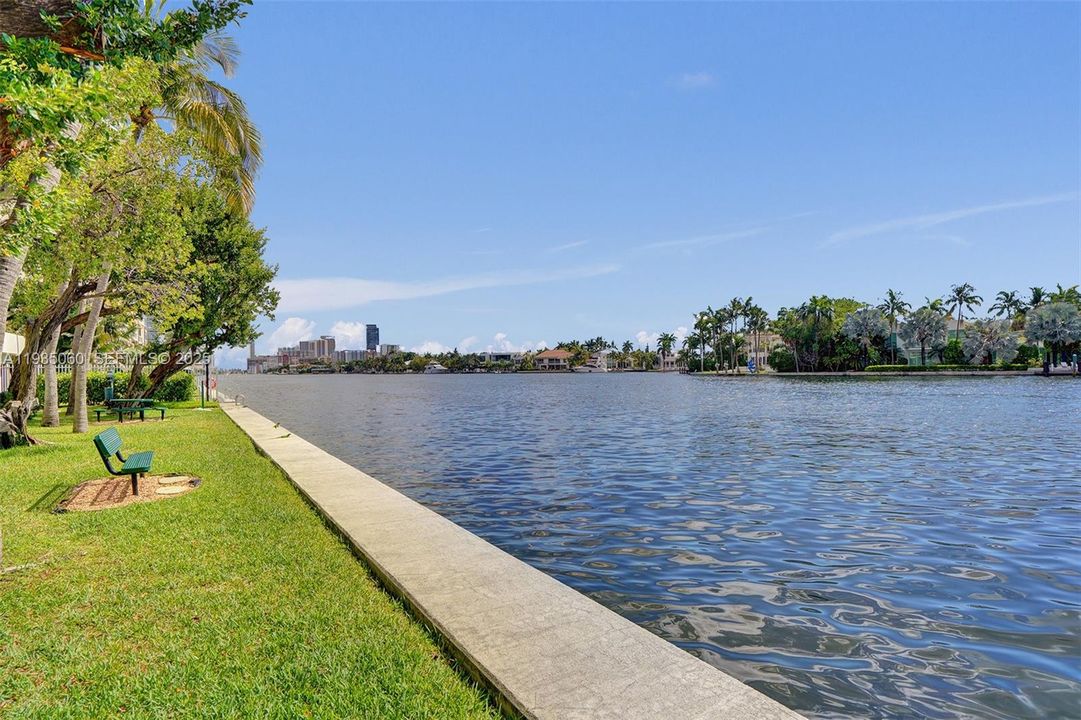 En Venta: $465,000 (2 camas, 2 baños, 1270 Pies cuadrados)