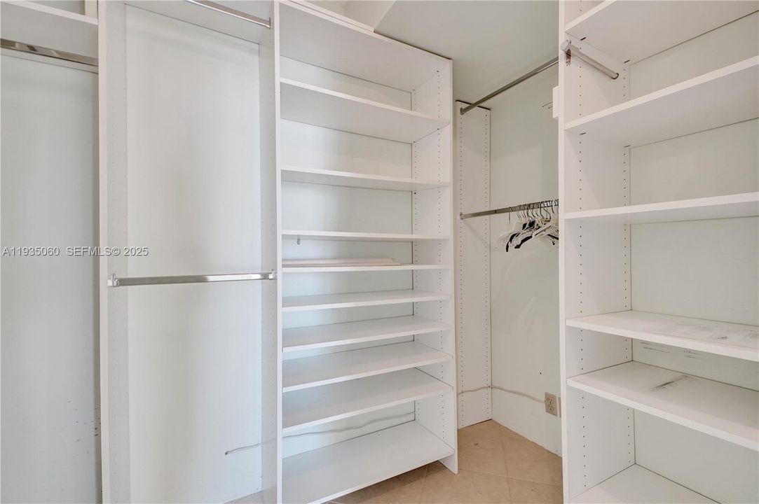 En Venta: $465,000 (2 camas, 2 baños, 1270 Pies cuadrados)