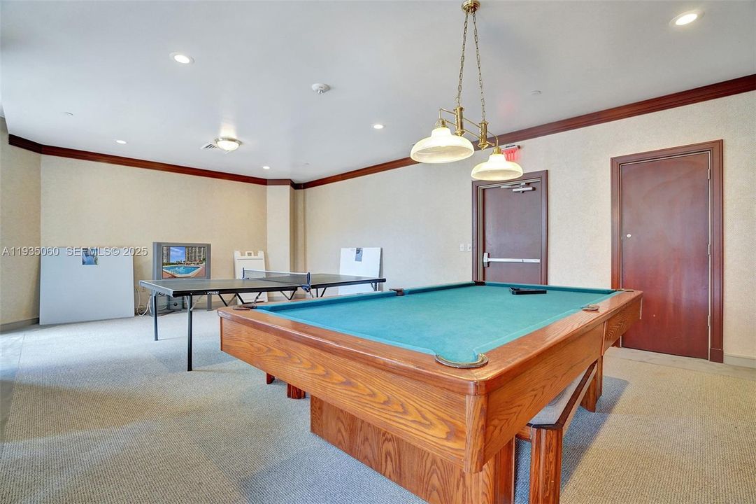 En Venta: $465,000 (2 camas, 2 baños, 1270 Pies cuadrados)