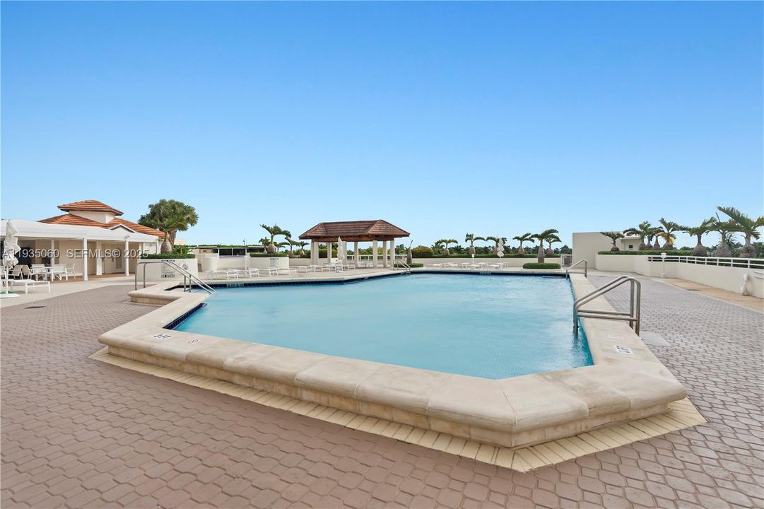 En Venta: $465,000 (2 camas, 2 baños, 1270 Pies cuadrados)