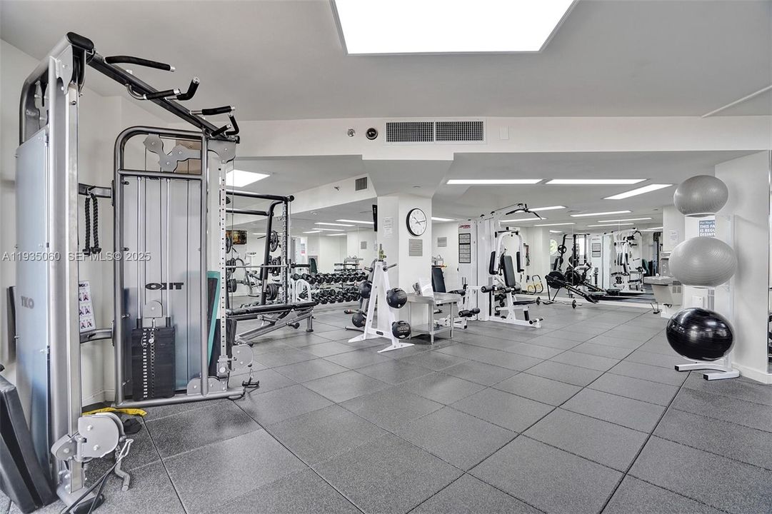 En Venta: $465,000 (2 camas, 2 baños, 1270 Pies cuadrados)