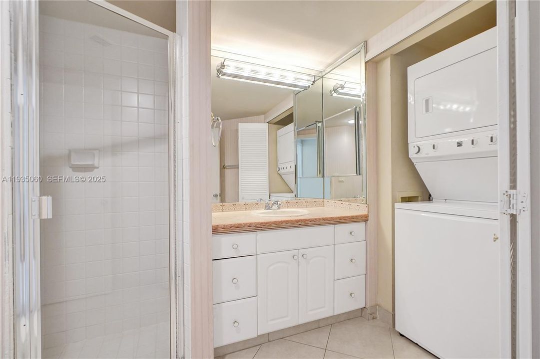 En Venta: $465,000 (2 camas, 2 baños, 1270 Pies cuadrados)