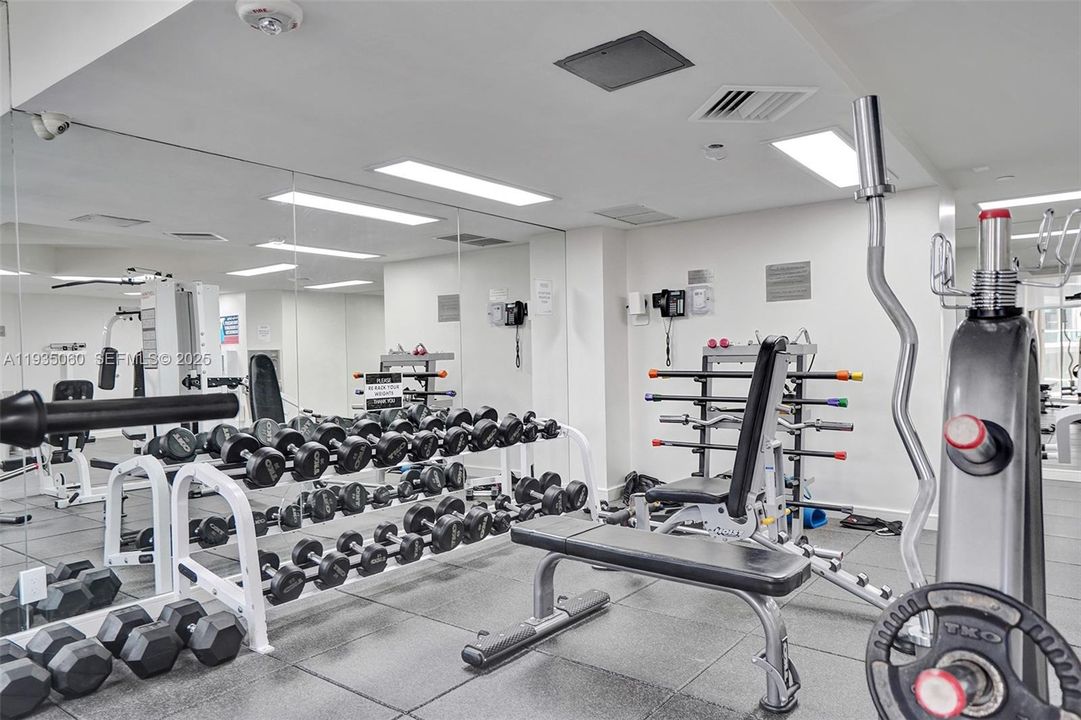 En Venta: $465,000 (2 camas, 2 baños, 1270 Pies cuadrados)