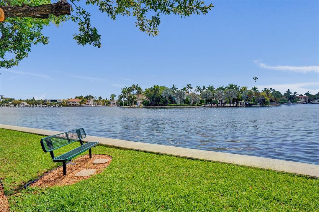 En Venta: $465,000 (2 camas, 2 baños, 1270 Pies cuadrados)