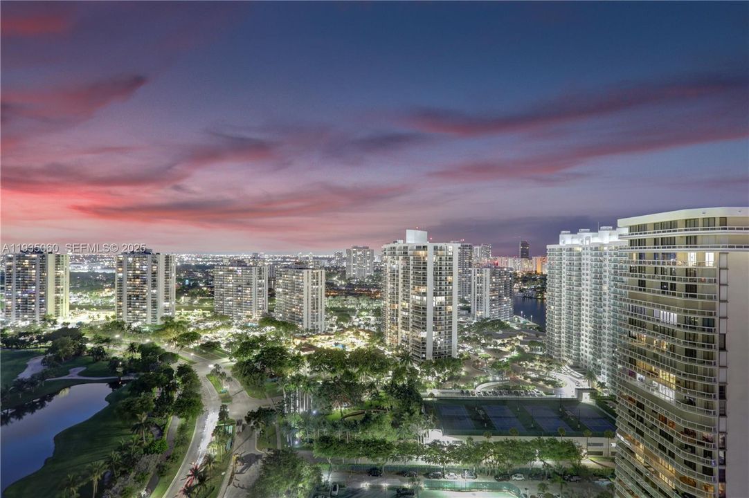 En Venta: $465,000 (2 camas, 2 baños, 1270 Pies cuadrados)