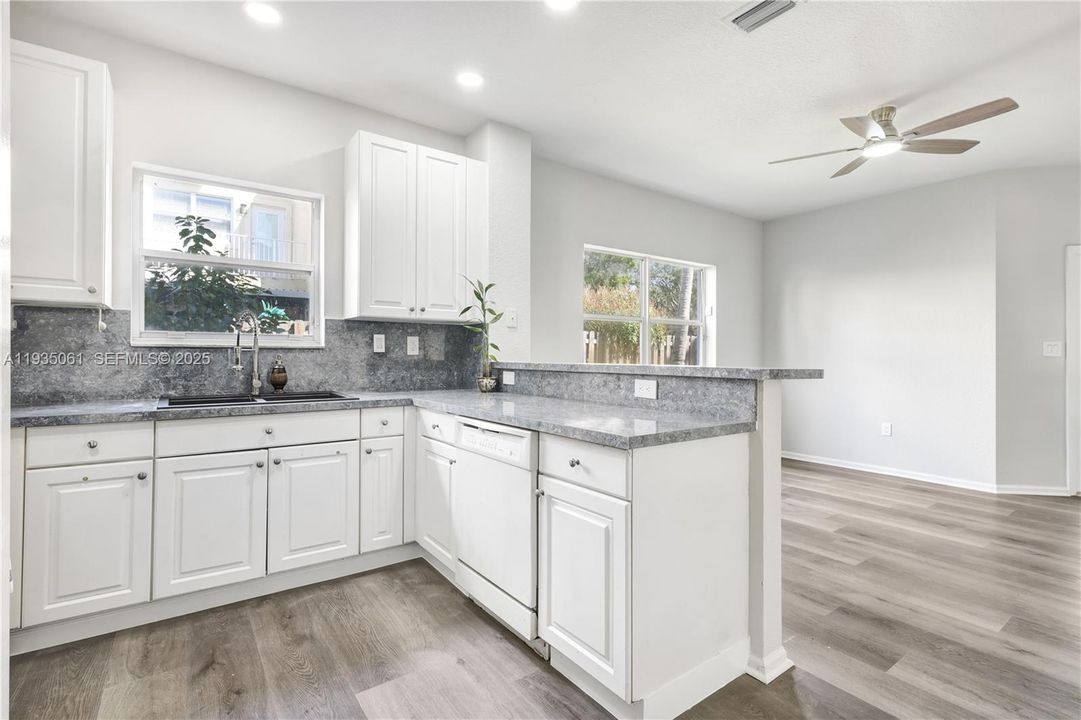 待售: $559,000 (3 贝兹, 2 浴室, 1780 平方英尺)