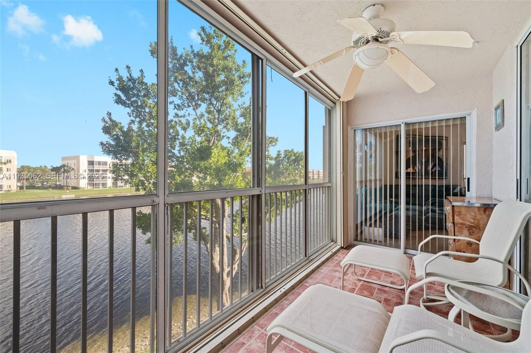 En Venta: $245,000 (2 camas, 2 baños, 1456 Pies cuadrados)