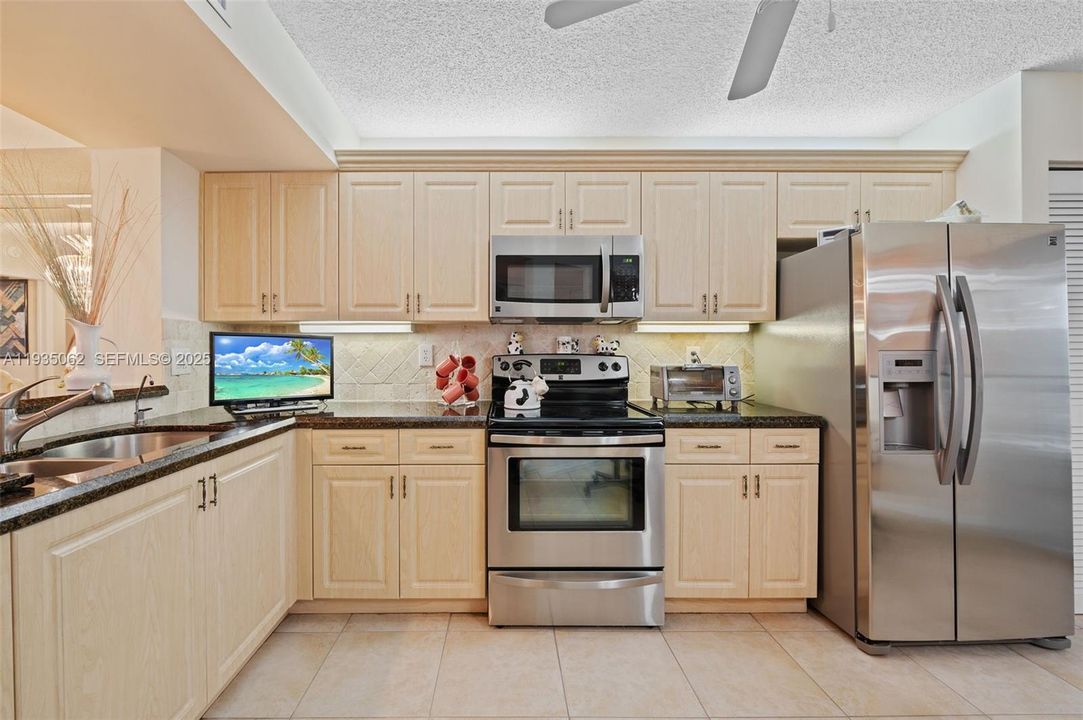 En Venta: $245,000 (2 camas, 2 baños, 1456 Pies cuadrados)