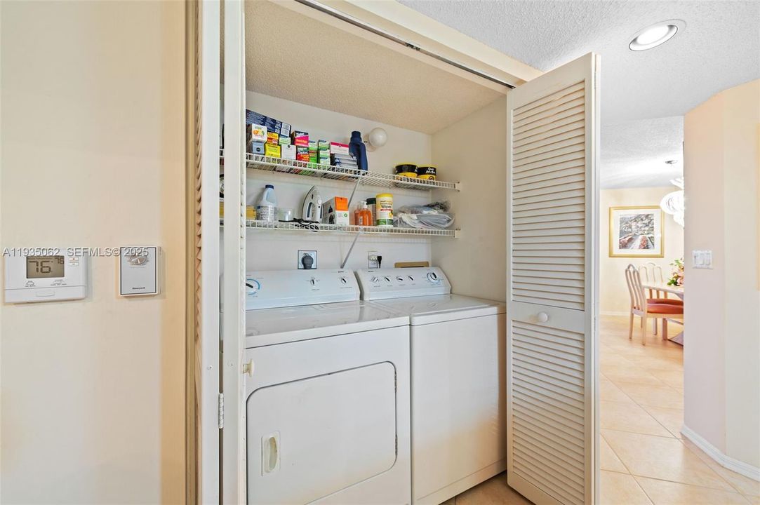 En Venta: $245,000 (2 camas, 2 baños, 1456 Pies cuadrados)