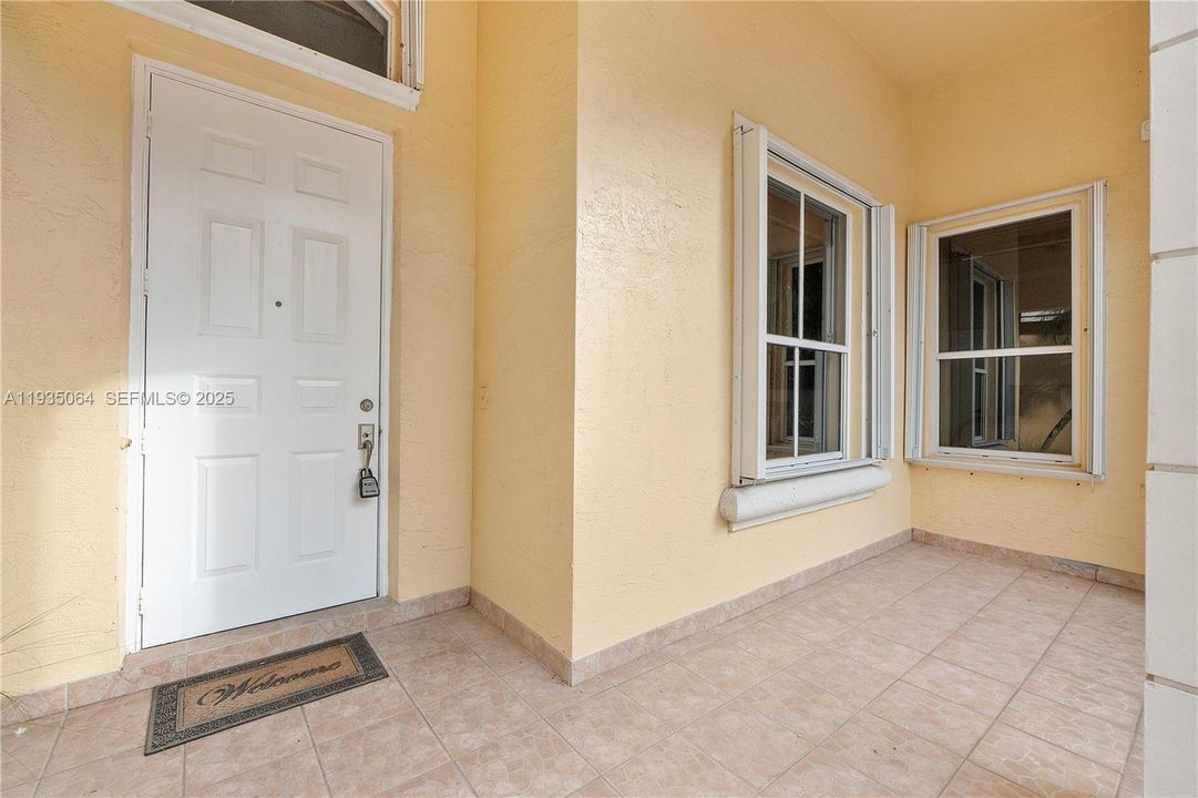 待售: $698,000 (4 贝兹, 3 浴室, 2194 平方英尺)