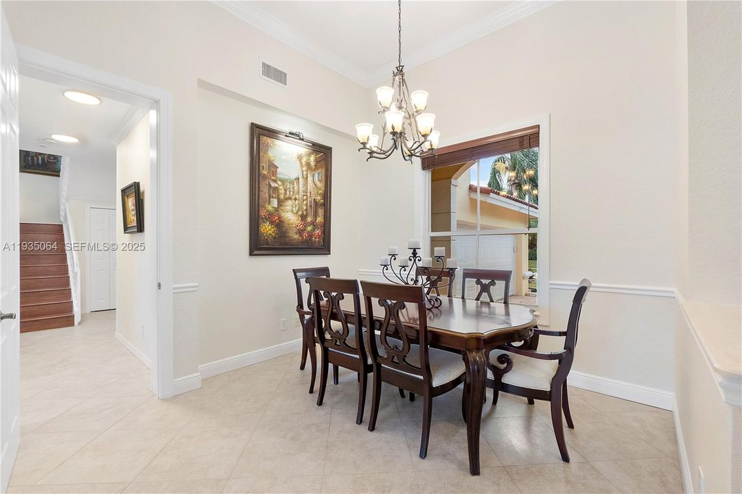 待售: $698,000 (4 贝兹, 3 浴室, 2194 平方英尺)