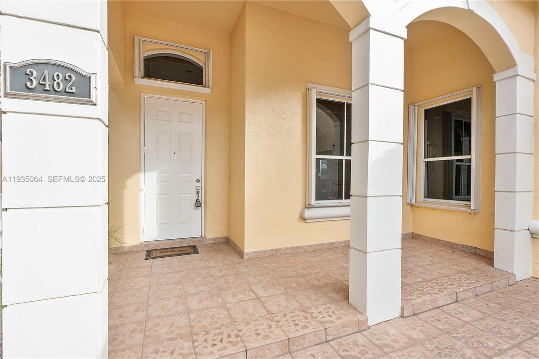 待售: $698,000 (4 贝兹, 3 浴室, 2194 平方英尺)