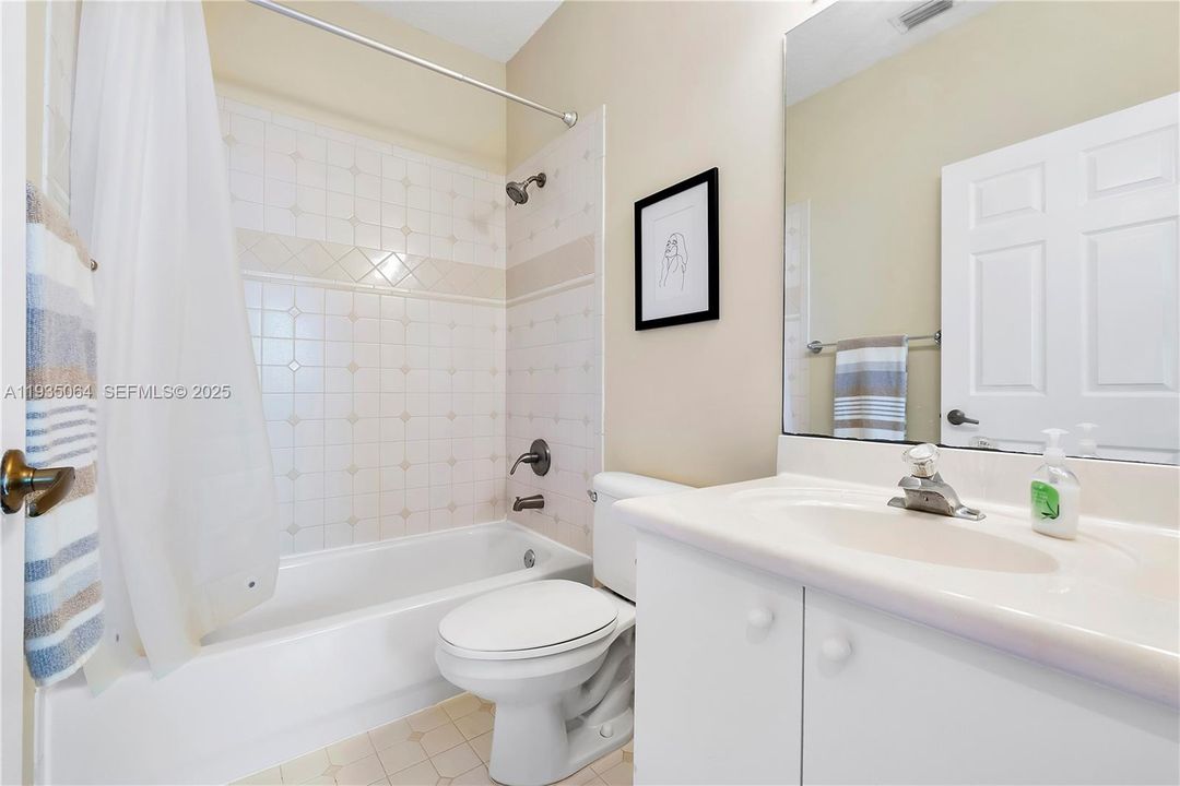 待售: $698,000 (4 贝兹, 3 浴室, 2194 平方英尺)