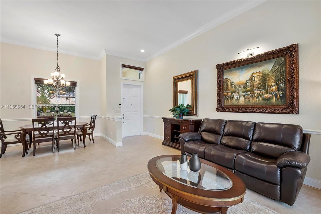 待售: $698,000 (4 贝兹, 3 浴室, 2194 平方英尺)