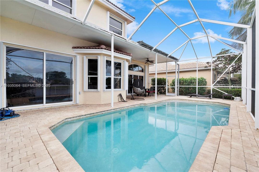 待售: $698,000 (4 贝兹, 3 浴室, 2194 平方英尺)