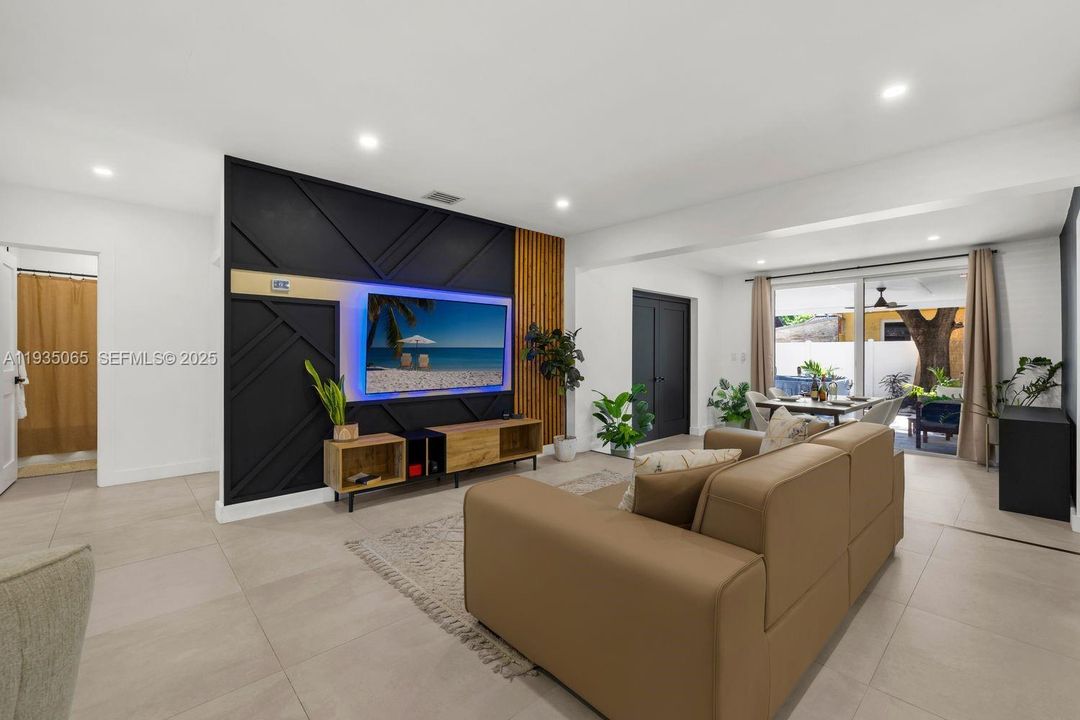 For Sale: $859,000 (4 beds, 2 baths, 1597 Square Feet)