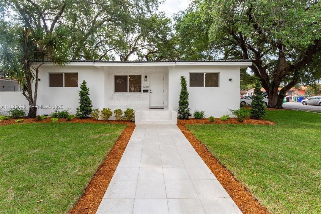 For Sale: $859,000 (4 beds, 2 baths, 1597 Square Feet)