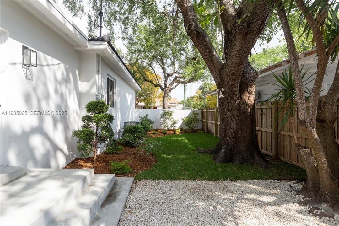 For Sale: $859,000 (4 beds, 2 baths, 1597 Square Feet)