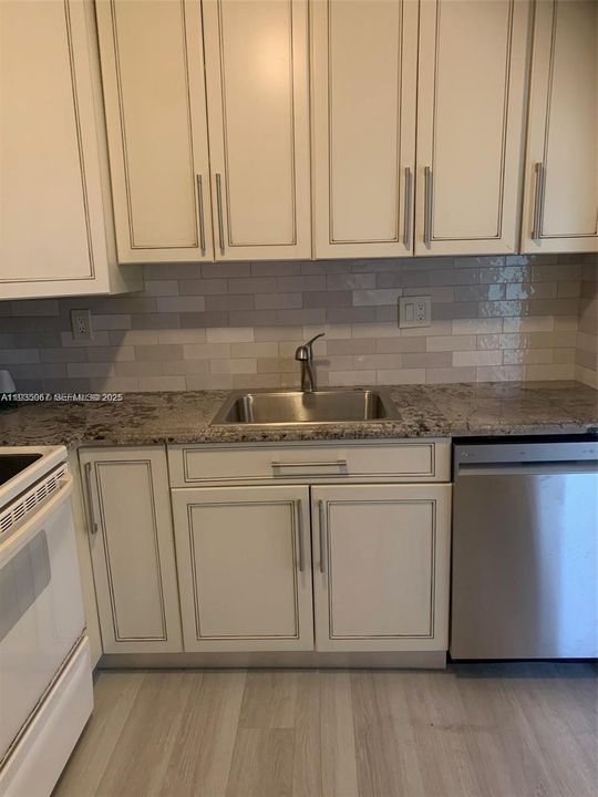 В аренду: $1,500 (1 спален, 1 ванн, 810 Квадратных фут)