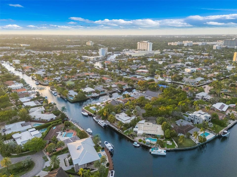 待售: $2,650,000 (2 贝兹, 3 浴室, 2472 平方英尺)