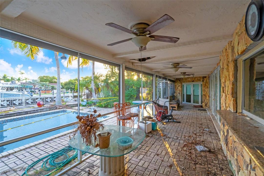 待售: $2,650,000 (2 贝兹, 3 浴室, 2472 平方英尺)