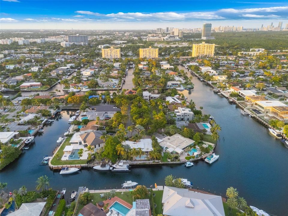 待售: $2,650,000 (2 贝兹, 3 浴室, 2472 平方英尺)