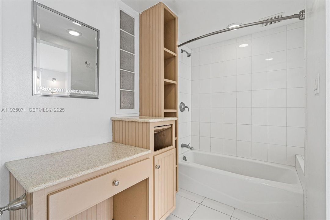 En Venta: $244,900 (1 camas, 1 baños, 676 Pies cuadrados)