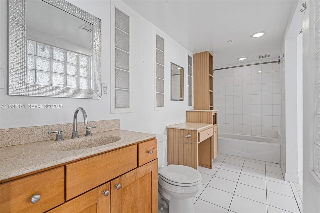 En Venta: $244,900 (1 camas, 1 baños, 676 Pies cuadrados)