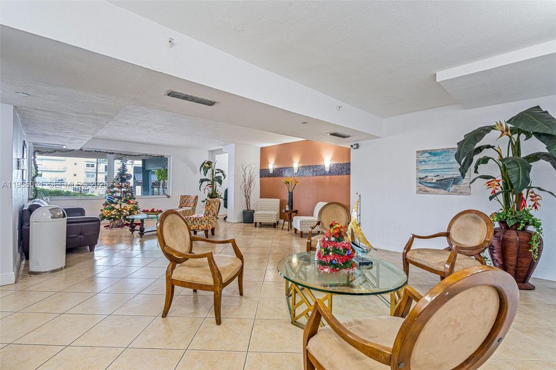 En Venta: $244,900 (1 camas, 1 baños, 676 Pies cuadrados)