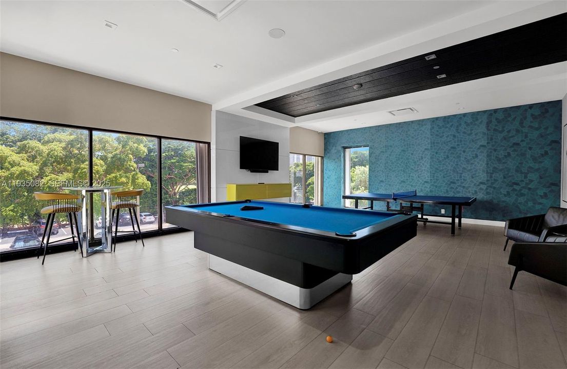 待售: $349,000 (2 贝兹, 2 浴室, 1112 平方英尺)