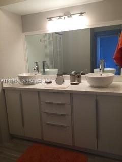 待售: $349,000 (2 贝兹, 2 浴室, 1112 平方英尺)