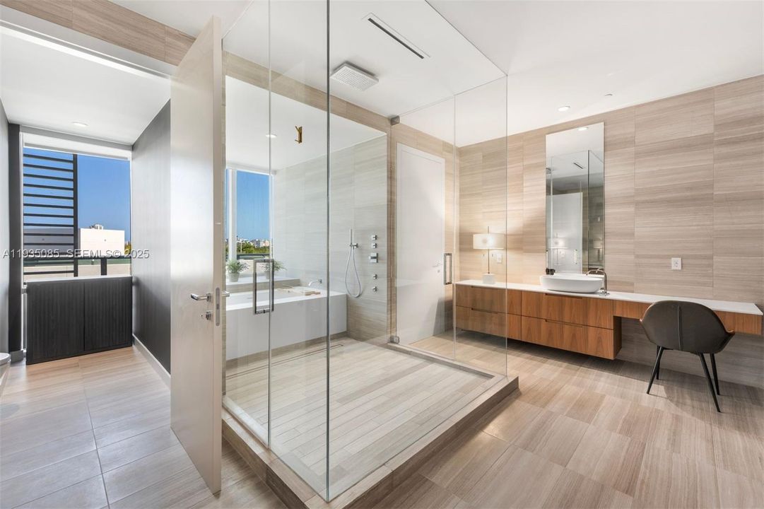 For Rent: $49,500 (4 beds, 4 baths, 4204 Square Feet)